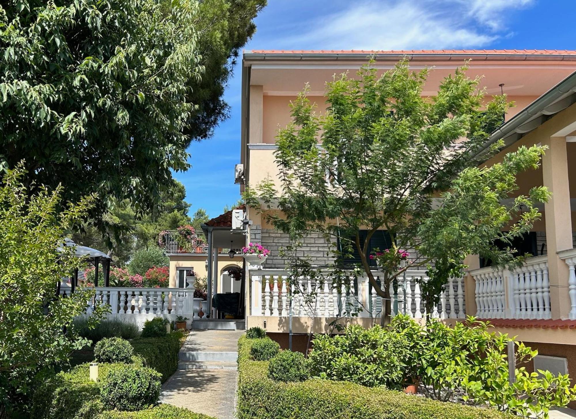 Holiday Home Villa Romantica Sveti Filip i Jakov Dış mekan fotoğraf