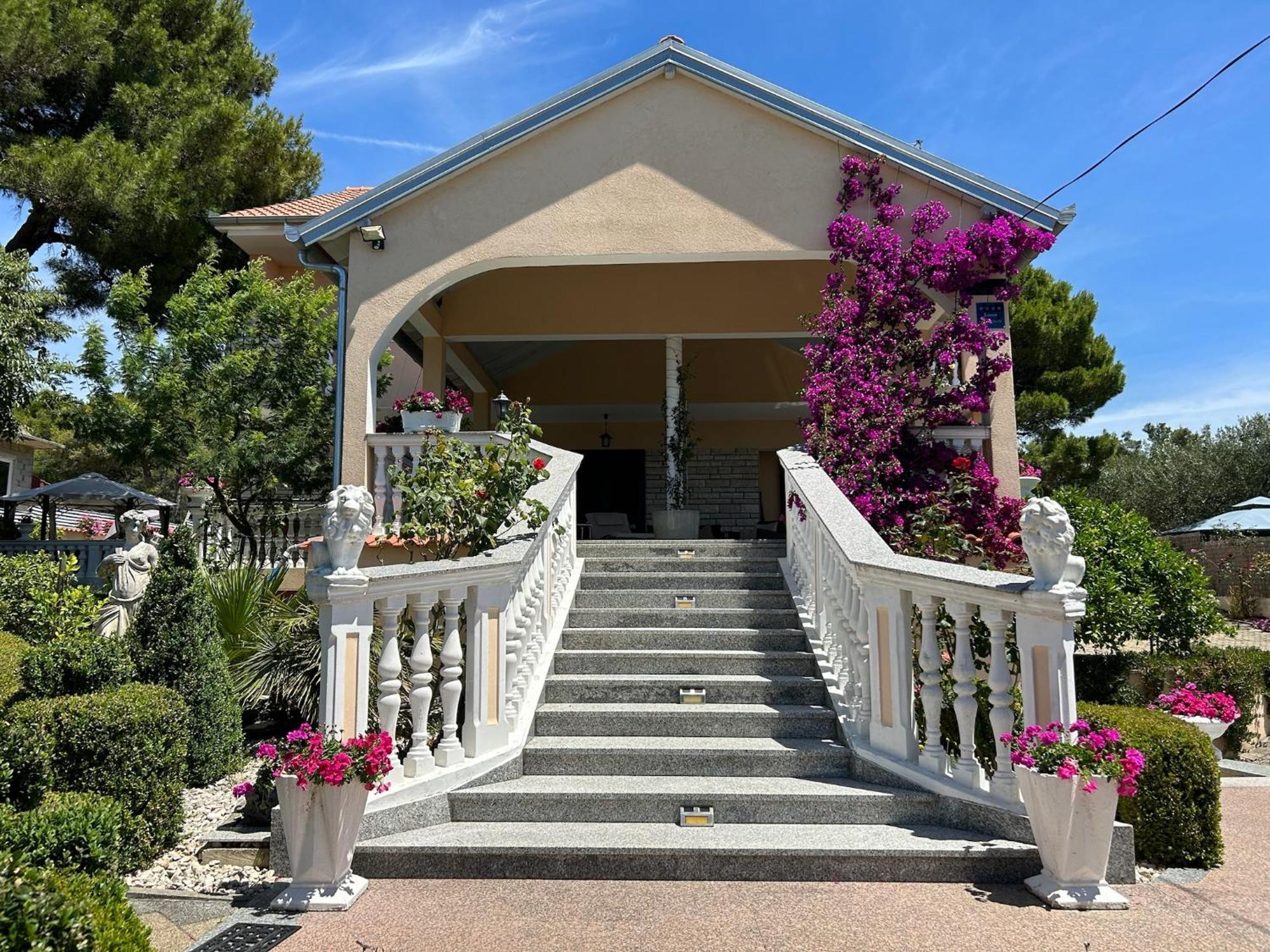 Holiday Home Villa Romantica Sveti Filip i Jakov Dış mekan fotoğraf