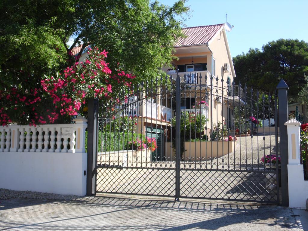 Holiday Home Villa Romantica Sveti Filip i Jakov Dış mekan fotoğraf